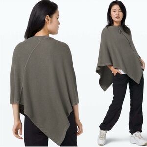 Lululemon On The Go Poncho - Grey
Sage